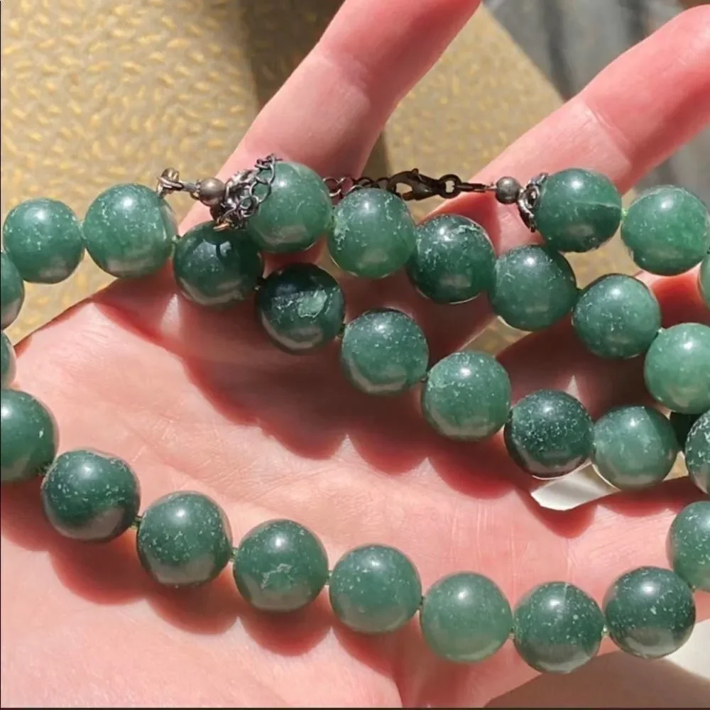 Green quartz beaded necklace and earrings set - Picture 7 of 13